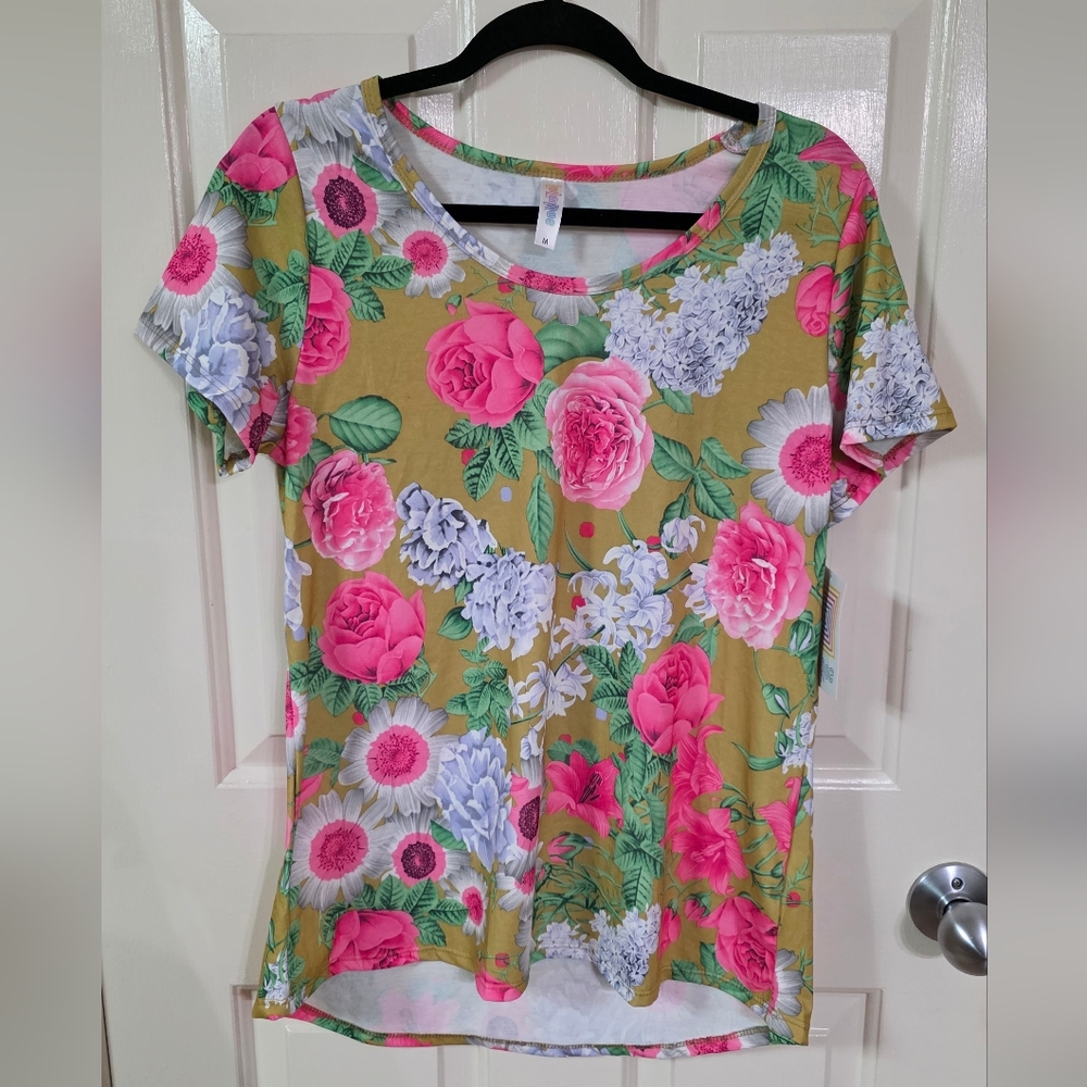 Lularoe Classic T sz M  flower pattern. 96 poly 4 span